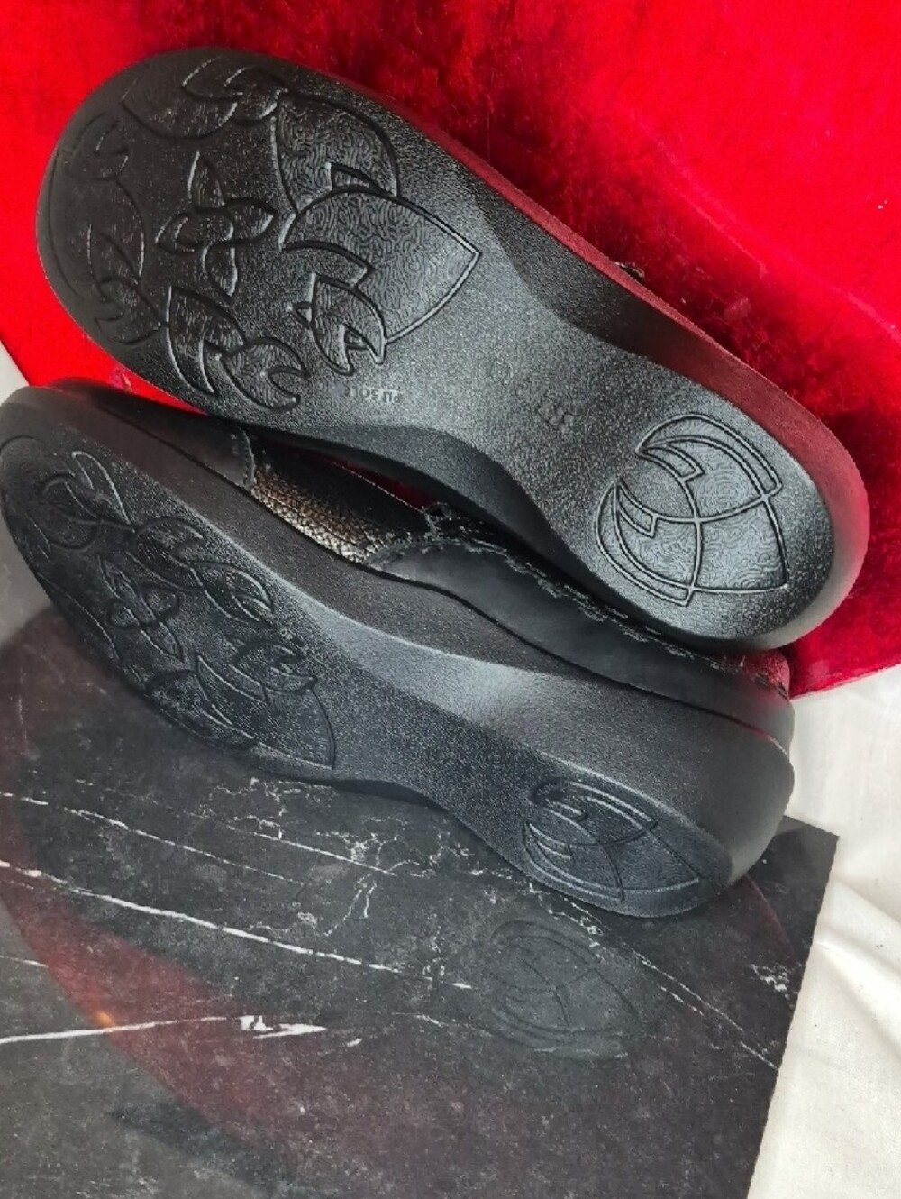 WS38- Women's Metallic Black Mary Jane Shoes - sz 9.5 (40) - Picture 10 of 15